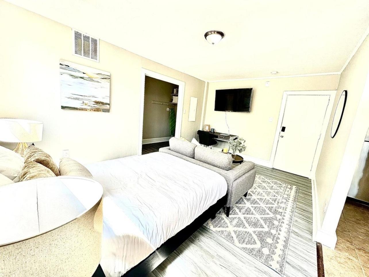 Lennox C301 Peaceful & Perfect Apartment